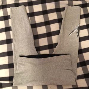 NWTNike,tight fit crop length “yoga-pants”leggings